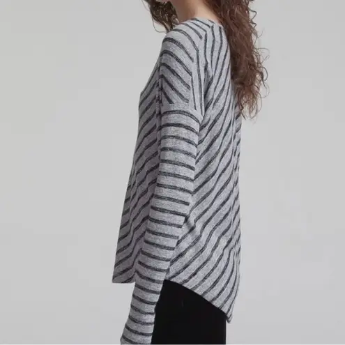 Rag and Bone  Striped Hudson V Neck Long Sleeve Top in Heather and Black Size M thumbnail 2
