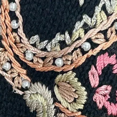 Heirloom Collectibles Floral Embroidered Pearl Black Button Up Women Size M Size M