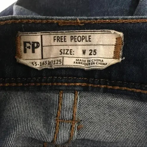 Free People  Low Rise Skinny Jeans Size 25‎