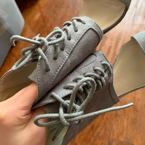 ⭐️ Gray Lace Up Open Toe Wedge Sandal Heels Size 6