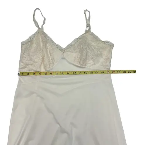 Vintage Unbranded Femine Chemise / Slip Dress Pale Pink / Peach Size L Size M