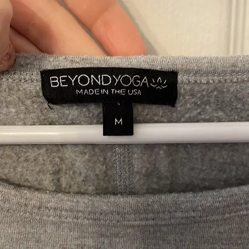 Beyond Yoga 3/4 sleeve sweatshirt pullover