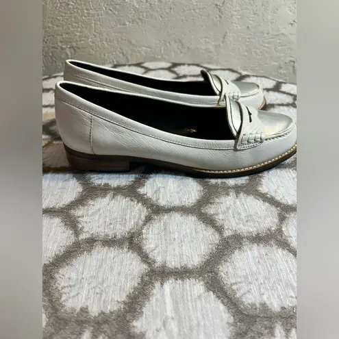 Donald J Pliner Women's White/silver metallic Loafers, classic loafer style White Size 7.5