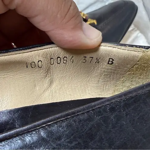 Gucci  Black Leather pumps with Gold Accent SZ:37.5 -7