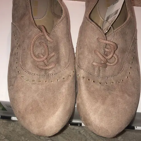 Selena Gomez NWT Dream Out Loud Lace Up Shoe, size 6 - Image 3