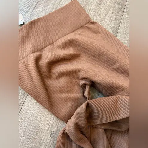 QQQ Brown Seamless High