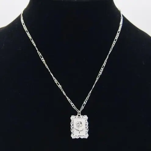 Rose Frame Necklace Silver