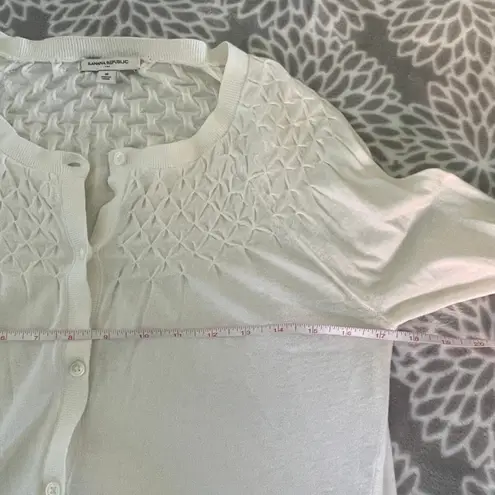 Banana Republic  Textured Knit Button Up Cardigan Medium Ivory Sweater Clean Girl