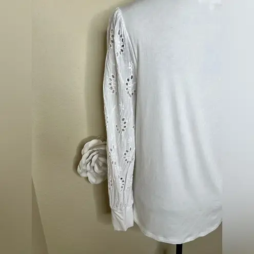 Entro NTM: Solid White Floral Eyelet Long Sleeve Top in Size Small