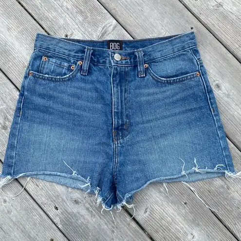 BDG Urban Outfitters  size 27 Girlfriend High-rise denim cut off jean shorts