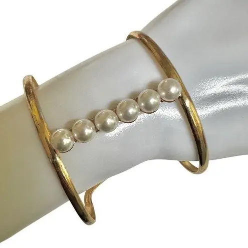 Jules Smith Pearl gold tone Bracelet Cuff