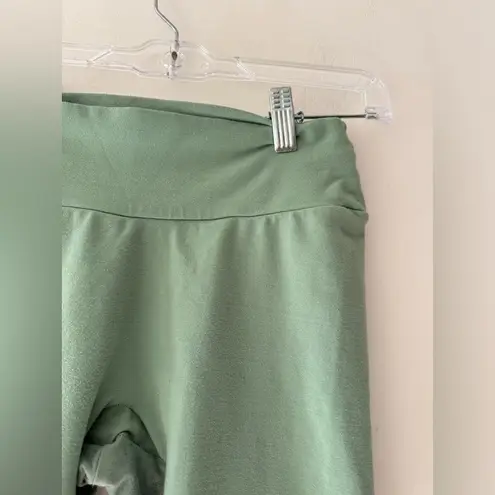 Booty By Brabants Sage Green Textureless Leggings