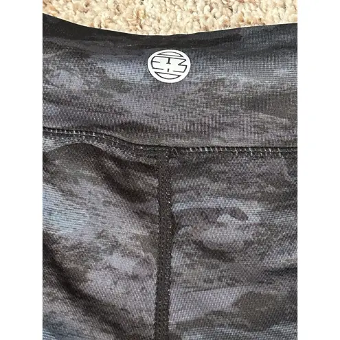 IAB MFG Woman's Medium Size 10/L No Ride Compression Gym Shorts Black Gray Camo Size L