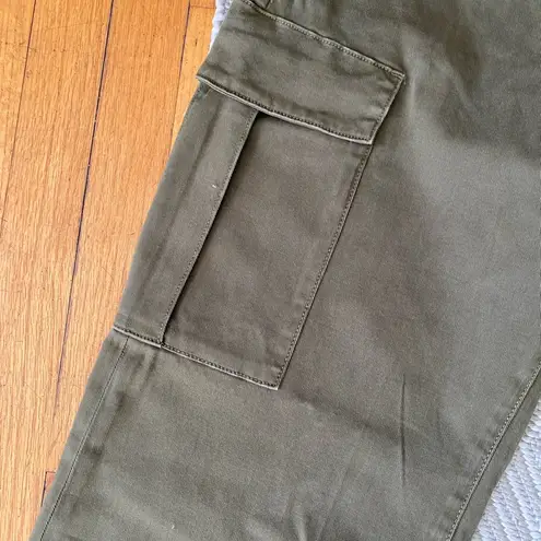 DL1961 New Women’s wide legs military green cargo pants, Size 30x33