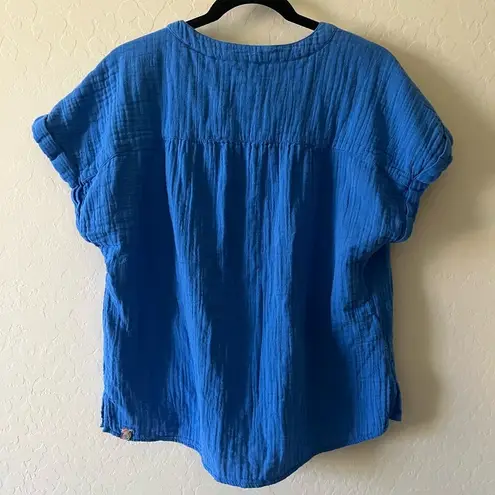 Tommy Bahama  Island Soft gauze royal blue top