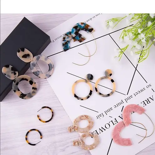 ✨ Threader Drop Earrings✨ Pink