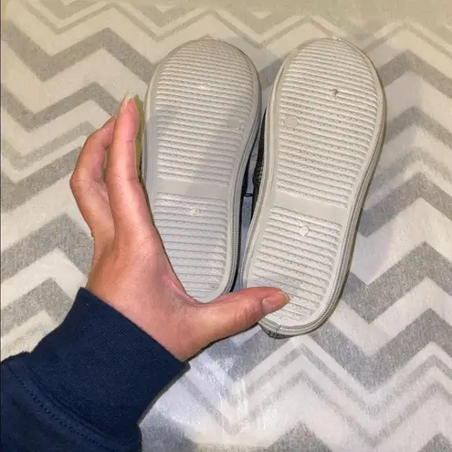 Deb Womens Canvas Tennis Shoes black, white, gray plaid w/ white laces size 6