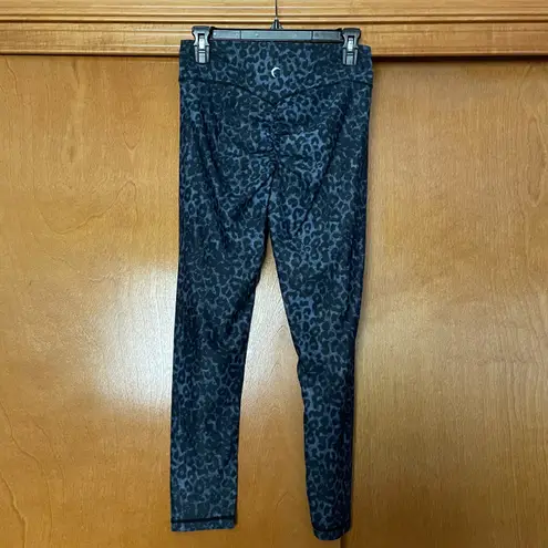 Zyia Active Stone Leopard Scrunchy Light n Luxe Leggings Size 8-10