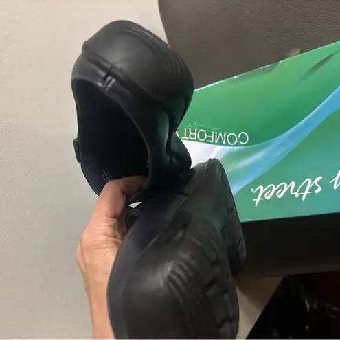 Easy Street New Holly Comfort Clogs (Women) navy