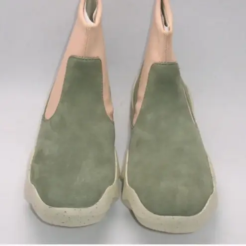 NWT Camper Tan Green Sneaker Boots Booties Green Size 8