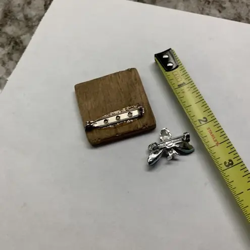 Lot Of 2 Brooches Pins • Bee Happy (Be Happy)