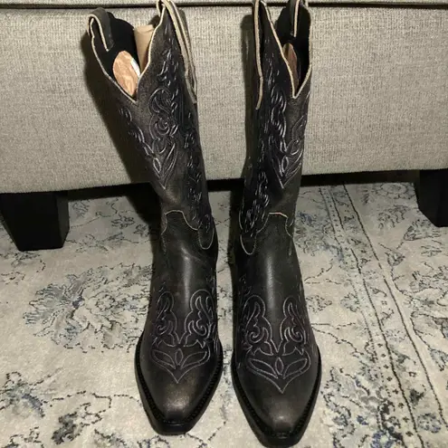 Dingo Flirty N' Fun Embroidered Cowboy Boots Mid Calf Mid Heel