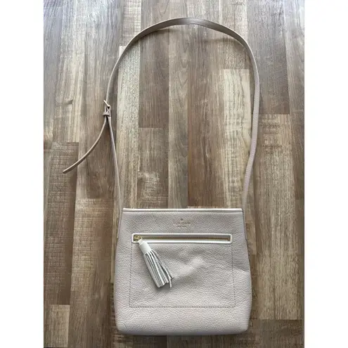 Kate Spade New York Chester Street Dessi Crossbody Bag in Rose Cloud with Tassel Pink