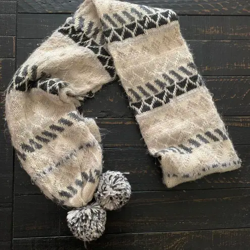 American Eagle  Scarf Womens Cream Grey Black Pom Pom Heavy Knit Winter Acrylic