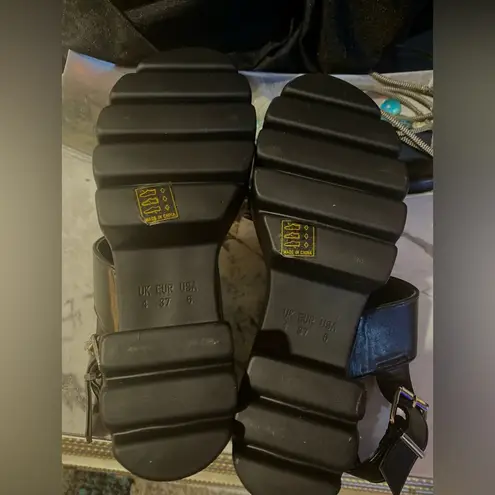 NWOT Black Chunky Open Toe & Buckle Woman’s Leather Sandlas Size:6