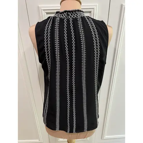 White House | Black Market WHBM Black & White Embroidered Sleeveless Top Minimalist Career Dressy