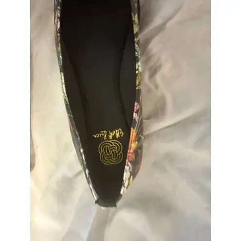 Elliott Lucca Bala Autumn Botanica Floral Pointed Toe Flats Size 6.5 M