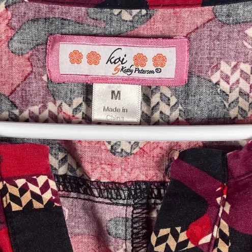 Koi by Kathy Peterson Scrub Top Size M Camo Print V