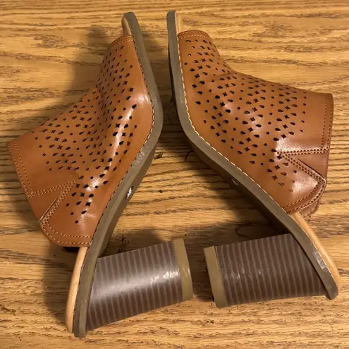 Dr Scholls sz 8.5 Womens Brown Cut Out Leather Open Toe Slip On Heels Chic Comfy