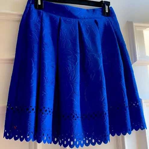 Dee Elle New without tags beautifully detailed royal blue