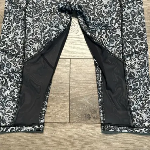 Lululemon  Outrun Crop‎ Mini Cinder Lace White Black Mesh Leggings Size 10