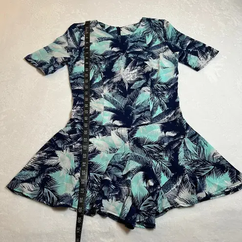Women's Crewneck Tropical Print Playsuit Romper Size Small Vacation Resort Blue