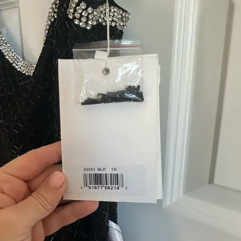 Mac Duggal Lattice Beaded Spaghetti Strap Column Gown- NWT