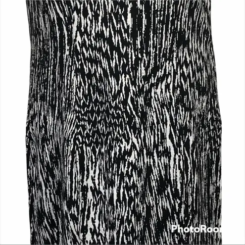 Nina Leonard  Lemmie Sleeveless Snakeskin Midi Dress Black & White Medium