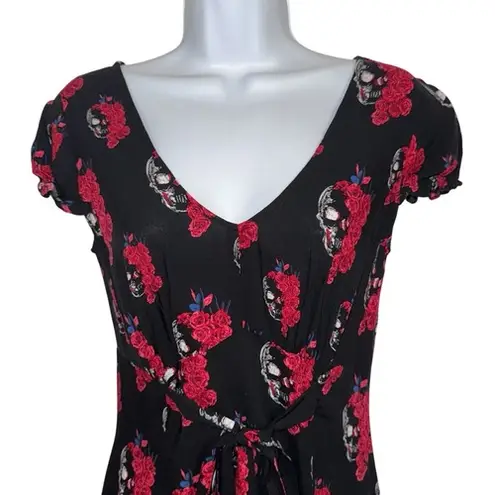 Royal Bones BY TRIPP Black and Red Floral and Skull Pattern Dress EUC Size Small
