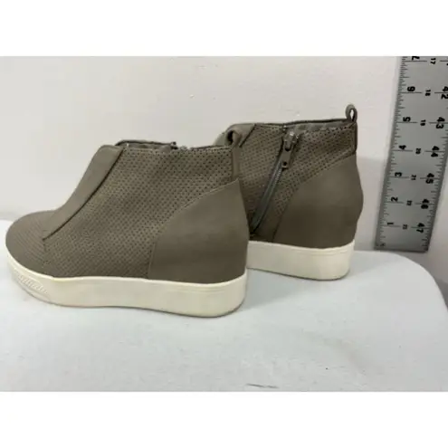 Womans Arizona Jean Co Lucy Bootie 6 M Gray Side Zip Flat Heel Round Toe