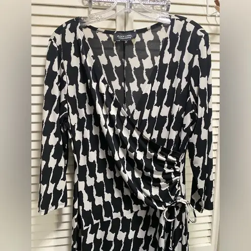 Black Label Black White Abstract 3/4 Sleeve V Wrap Dress Size 14 Side Tie