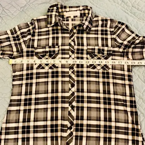 Eden & Olivia black, white & gray plaid shirt.