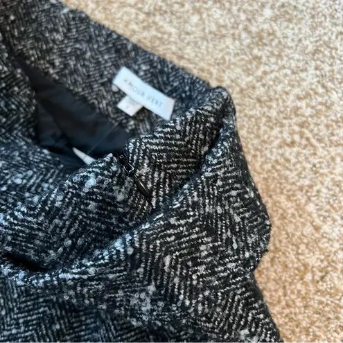 Amour Vert NWOT Ira Tweed Miniskirt Belted Grey Size 6