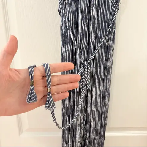 Lulus Lulu’s V Neck Striped Ankle Tie Leg Slit Jumpsuit Blue White Stripe sz Small
