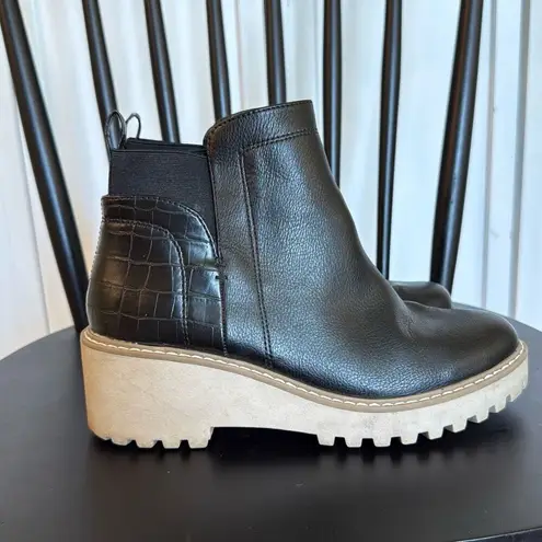 Dolce Vita Riella black wedge ankle booties size 7.5