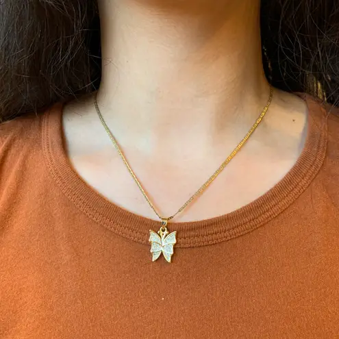 Boutique Gold Plated butterfly mariner Chain Link necklace with crystal pavé embellishments