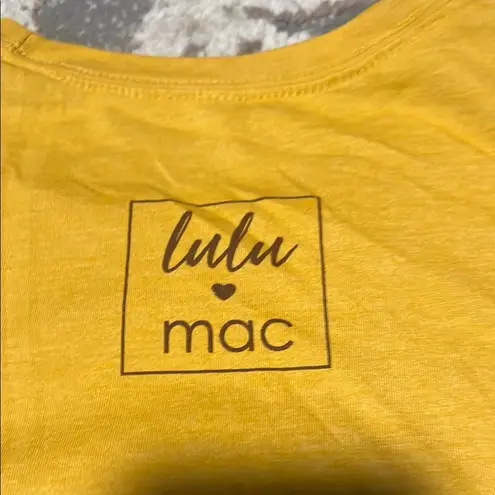 Lulu Mac Yellow Graphic Tee with Blue Accents like new. Western wear Size XXL