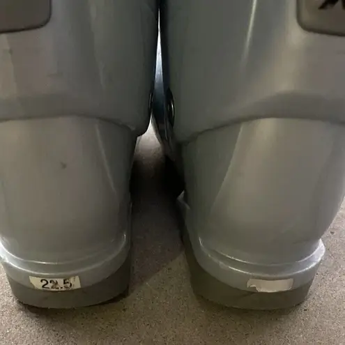 Nordica 10W Easy Move Skiing Ski Boots Women’s Sz 9/9.5 US Size Silver Gray Blue