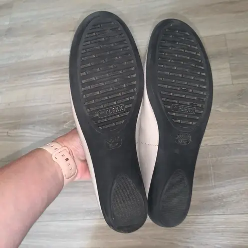 Studio Flex’s Studio Flexx Women's Leather Ballet Flats Leather Rosette Detail Size 8