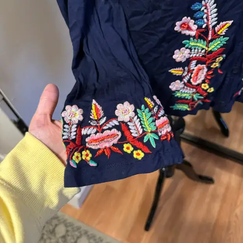 Boston Proper Medium Navy Blue Top